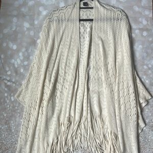 Women’s Ivory Fringe Shawl